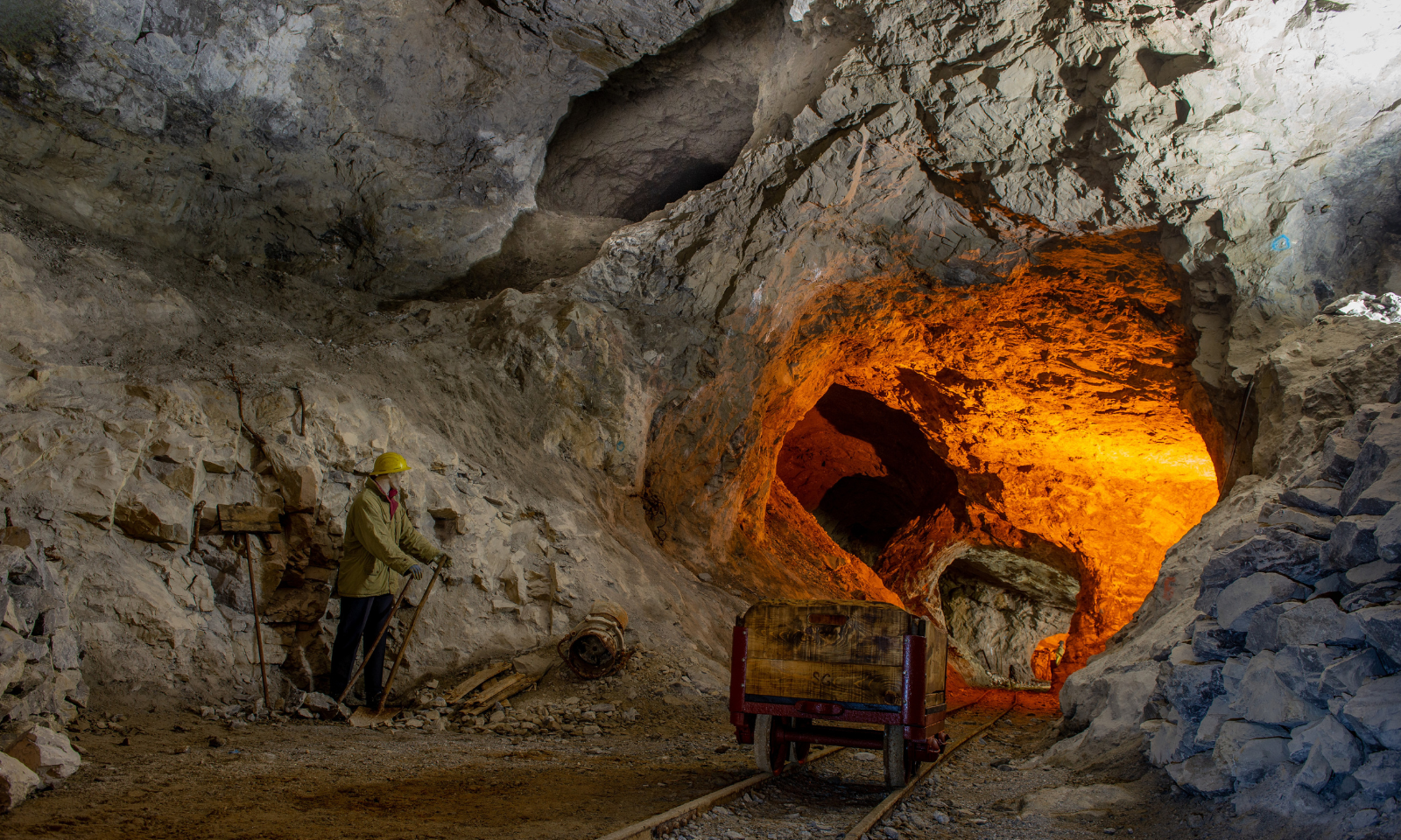 Fall protection system for mining machinery and access areas
