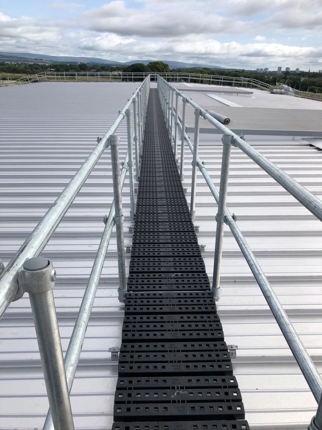 Kee Walk / Roof Walkway / unprotect edge/ fall protection equipment / fall protection / guarded walkway