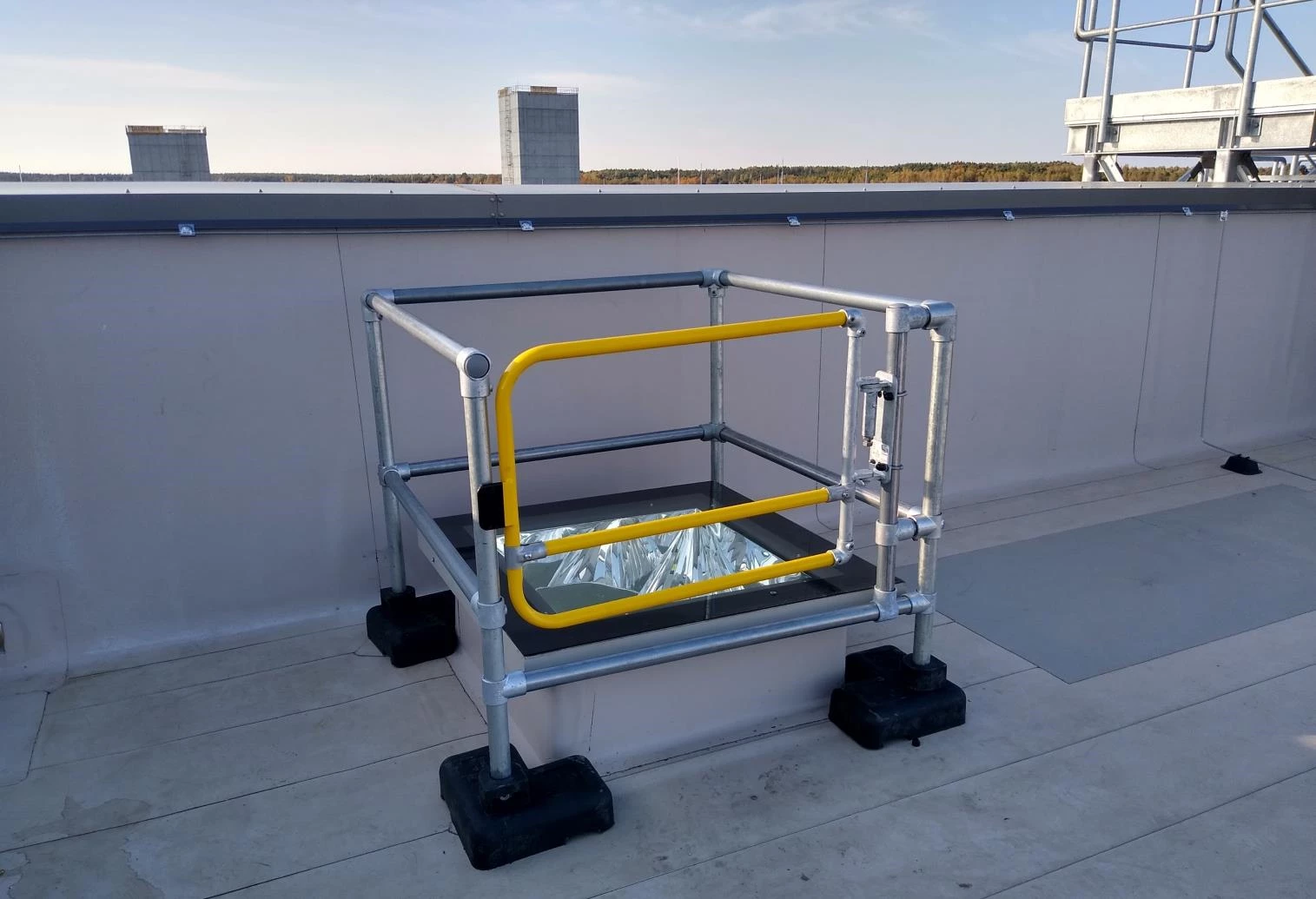 Kee Dome is a modular system designed specifically to prevent falls through skylights