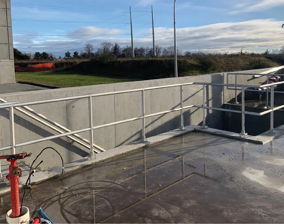 Safety Railing and Modular Guardrail made from Slip-on Railing Fittings ...