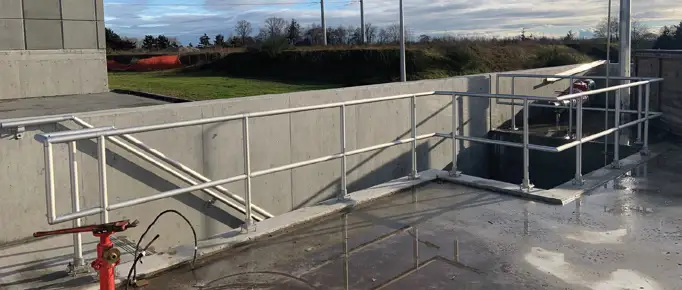 Safety Railing and Modular Guardrail made from Slip-on Railing Fittings ...