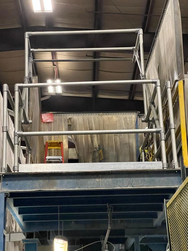 Kee Pivot / Pallet Gates / Mezzanine Pallet Gates / Warehouse Fall Protection / Safe Access