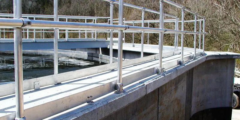 Safety Railing and Modular Guardrail made from Slip-on Railing Fittings ...