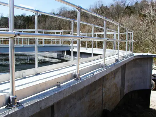 Knee System Railing Fall Protection Systems and Safe Access Solutions - Kee Safety