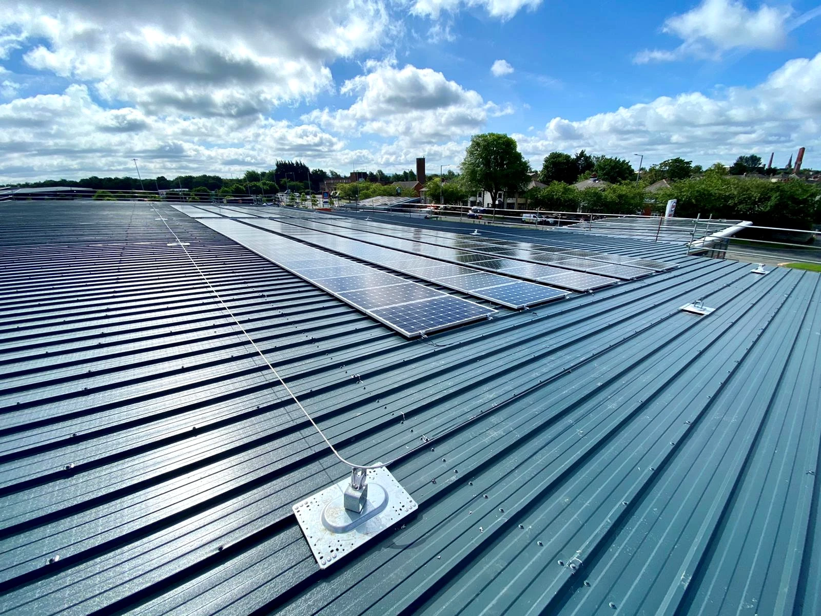 Horizontal lifeline on a metal roof / Kee Line Horizontal Lifeline