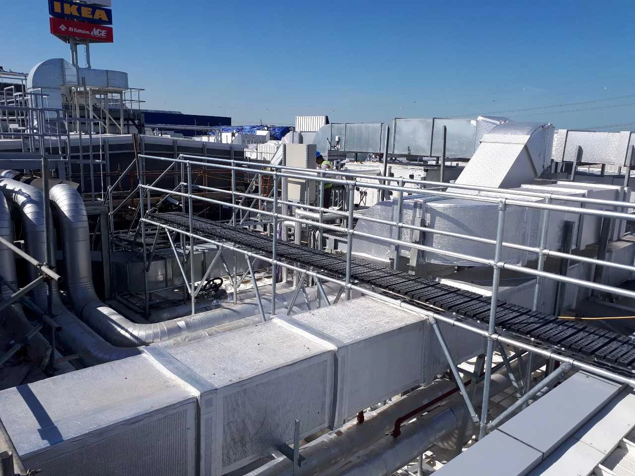 Kee Step / Rooftop Crossover Canada / Safe Rooftop Access / Non-Penetrating Crossover System for Rooftops / Fall Protection System