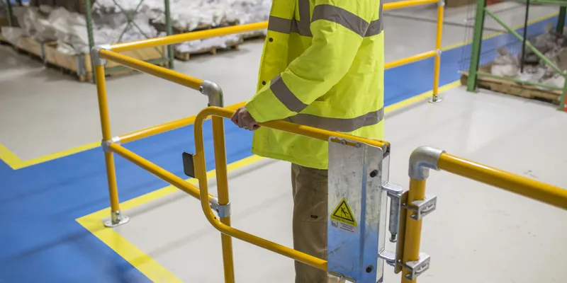 Safety Railing and Modular Guardrail made from Slip-on Railing Fittings ...