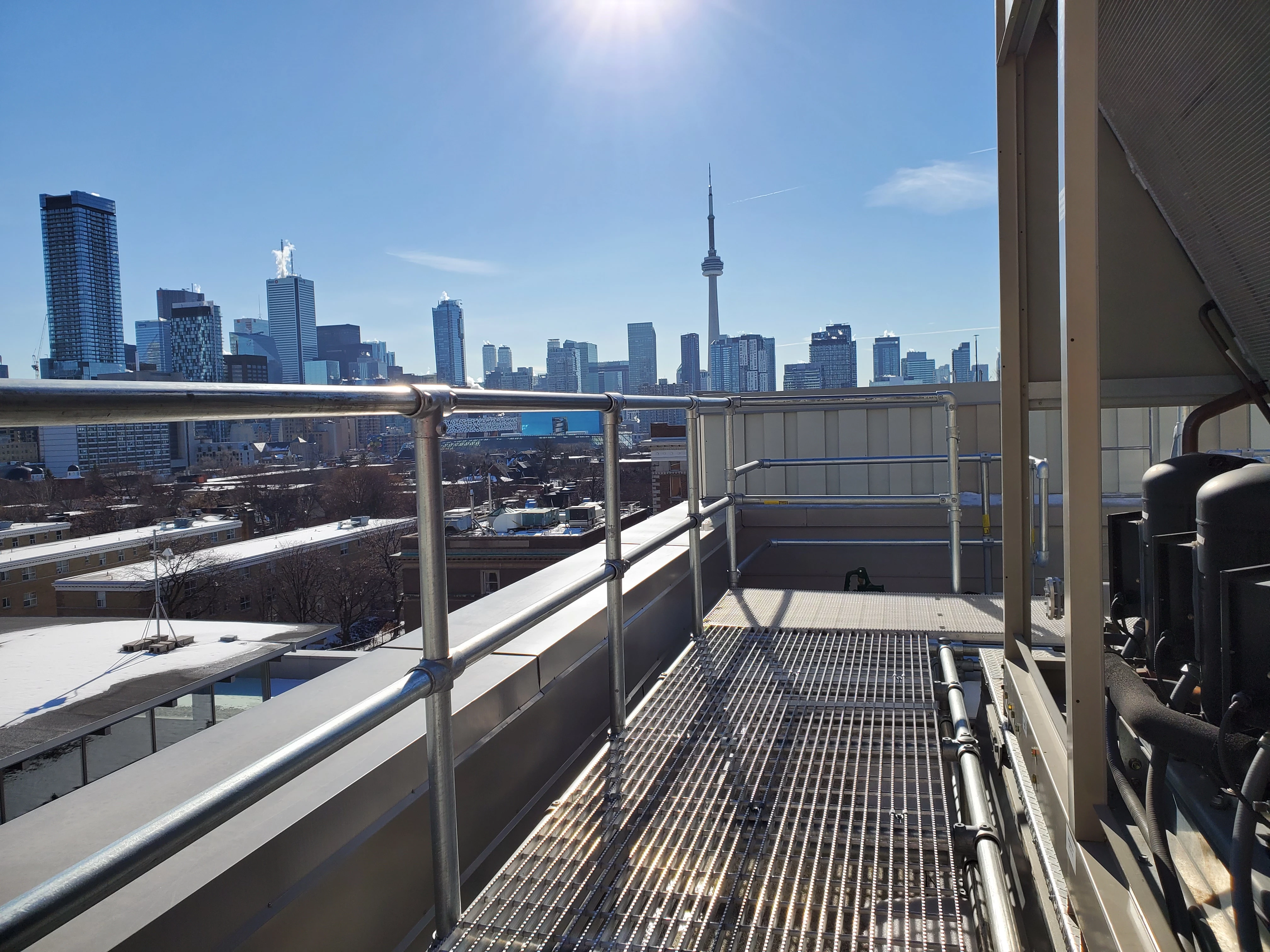 Kee Guard installations in Toronto Rooftop | rooftop fall protection | safety rail | safety guardrail | rooftop railings | collective fall protection