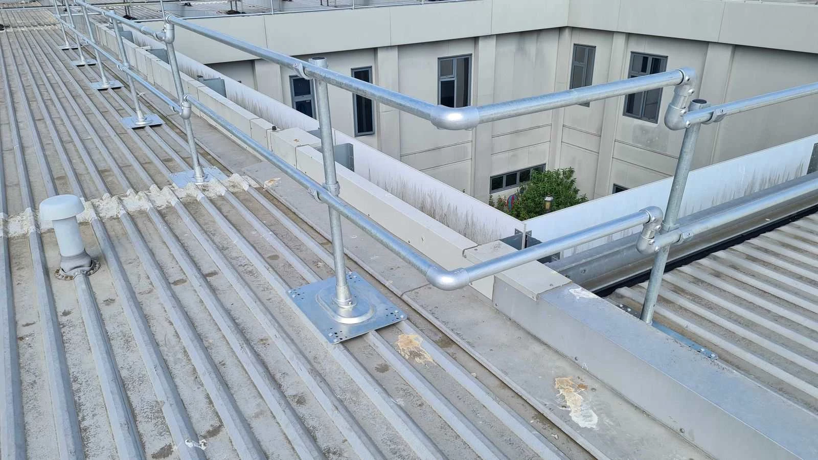 Kee Guard for metal roofs / Guardrails/ roof guardrails