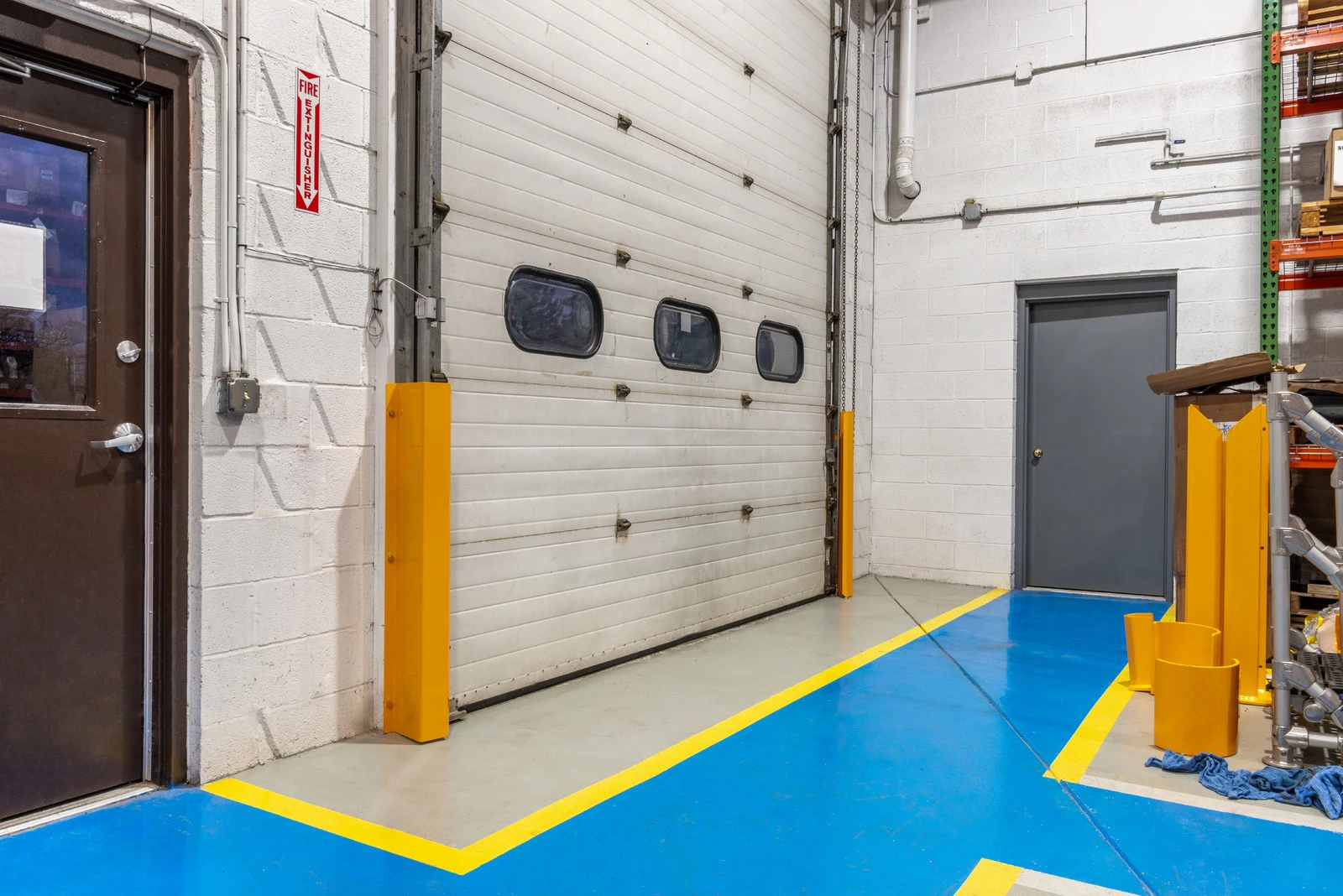Warehouse protection / Safety barrier