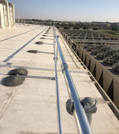 rooftop fall protection | safety rail | safety guardrail | rooftop railings | collective fall protection | KeeGuard