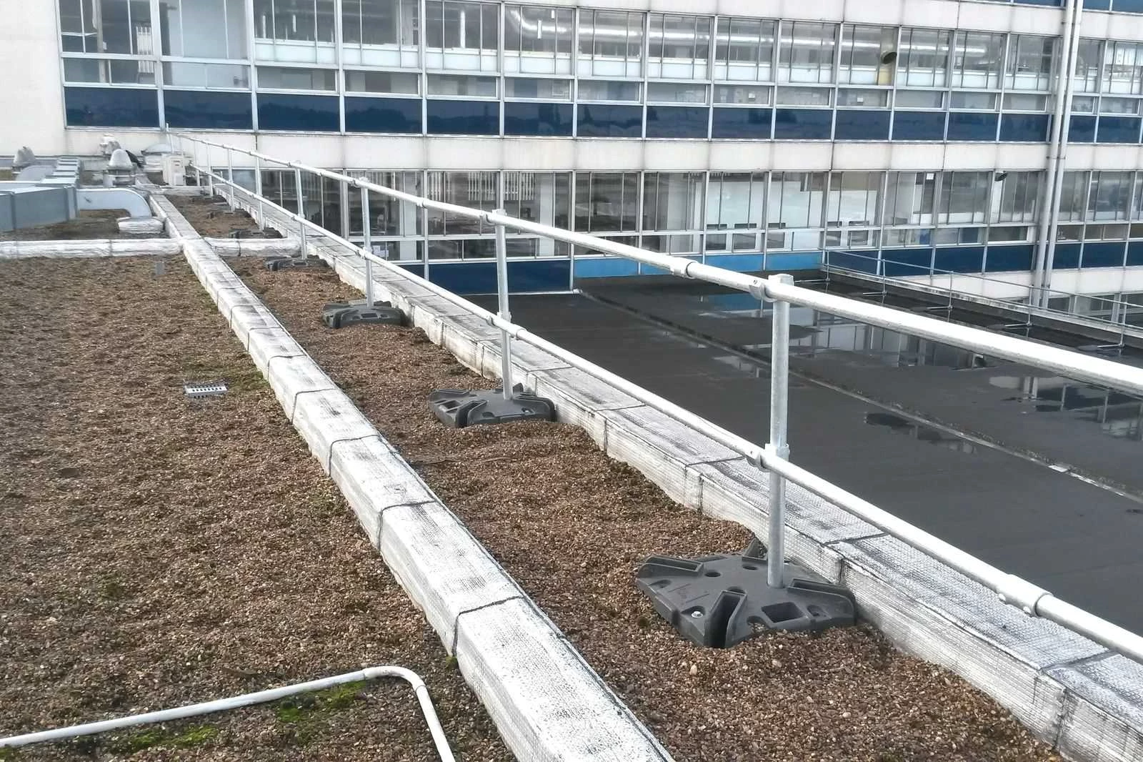 fall protection | weighted roof guardrail