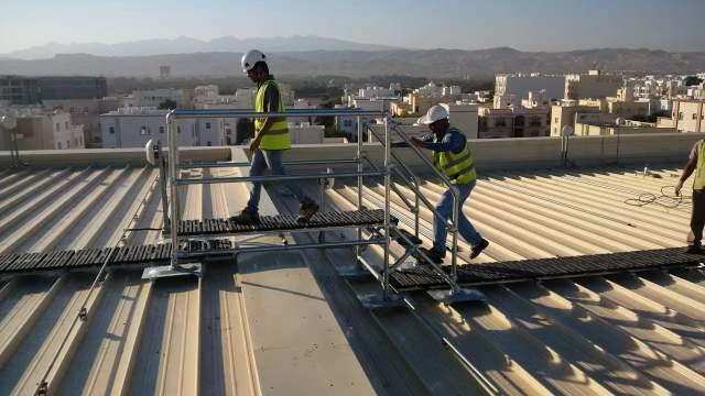 Kee Walk / Roof Walkway / unprotect edge/ fall protection equipment / fall protection / Rooftop walkway with guardrail