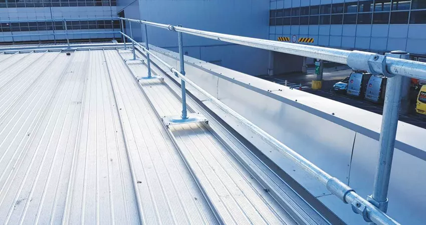 | safety rail | safety guardrail | rooftop railings | collective fall protection for metal roof