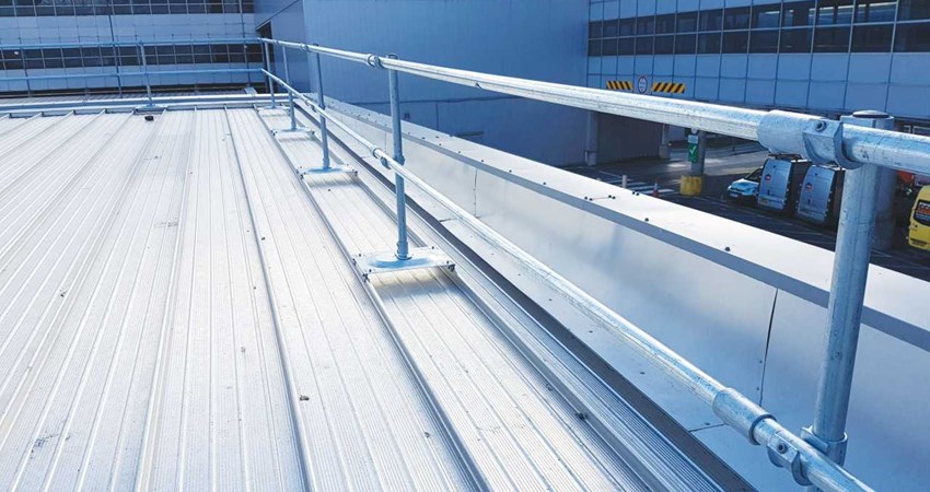 | safety rail | safety guardrail | rooftop railings | collective fall protection for metal roof