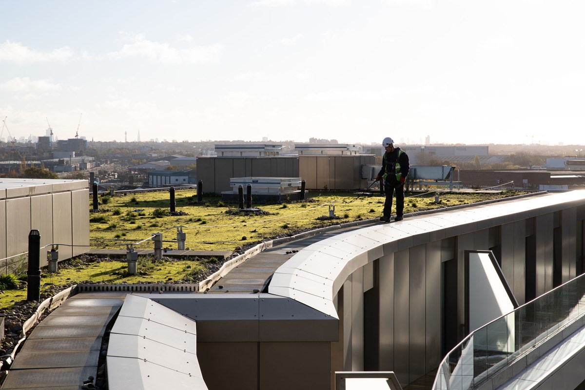 fall protection systems / roof fall protection / rooftop fall protection / fall protection systems canada