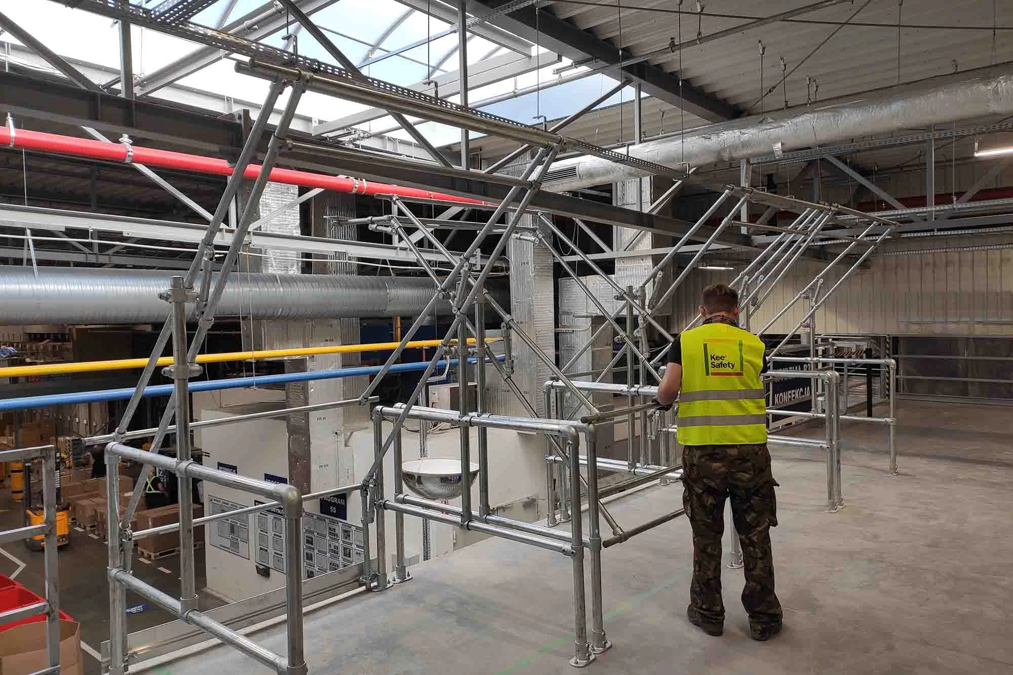Kee Pivot / Pallet Gates / Mezzanine Pallet Gates / Warehouse Fall Protection / Safe Access
