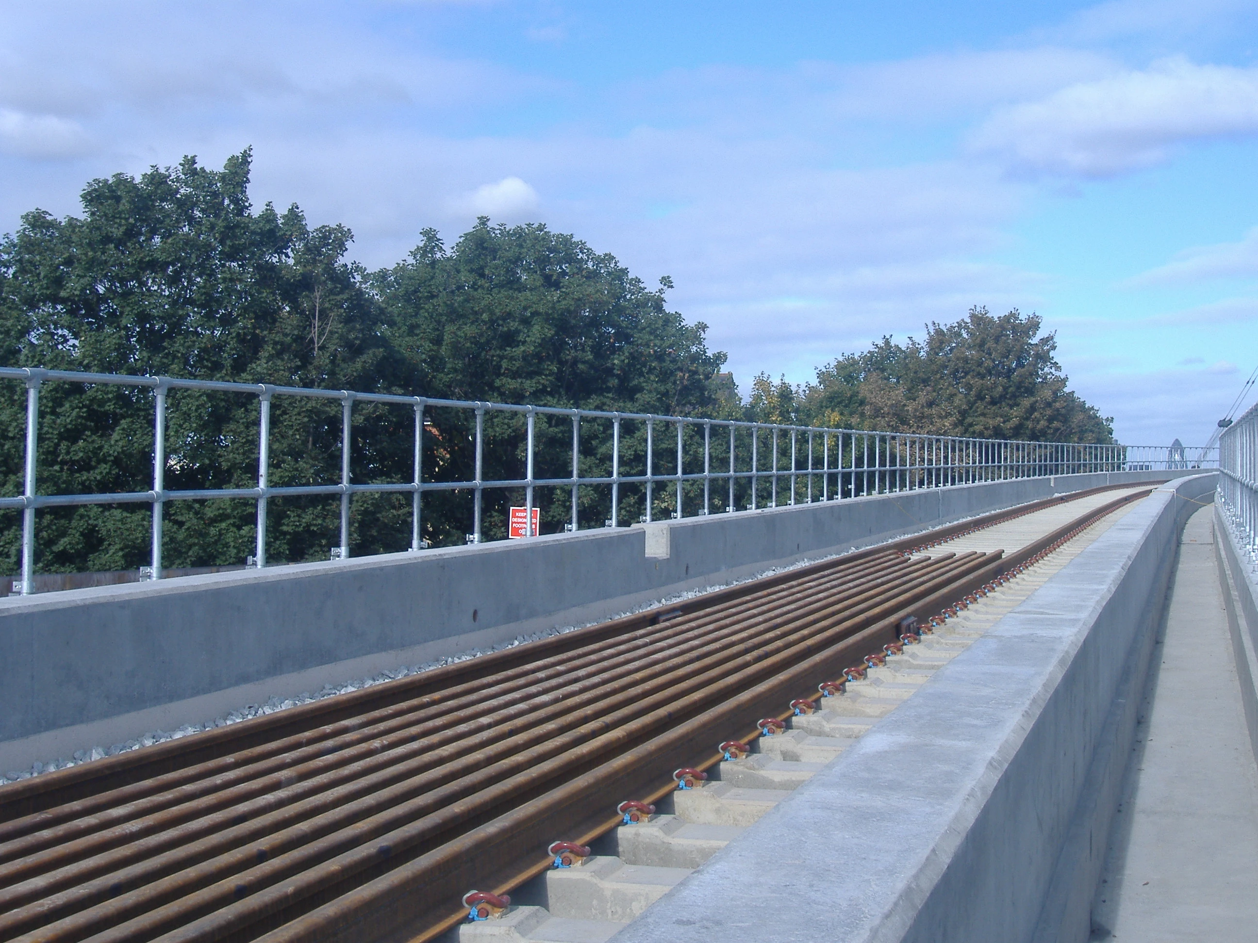 Modular pipe fittings / safety handrails / structural pipe fittings / fall protection system / Kee Klamp