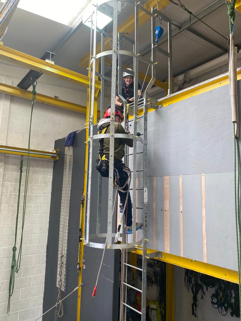 PHOTO 2022 04 21 07 21 40