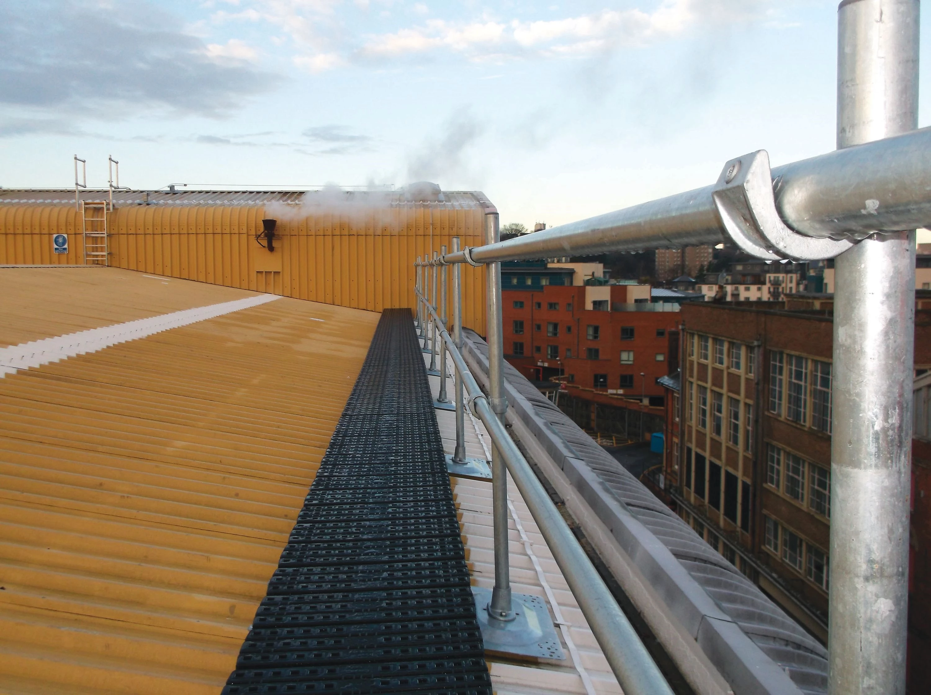 KeeGuard Topfix Roof edge protection for metal roof | roof fall protection | rooftop guardrail